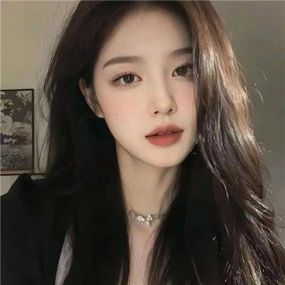 院子里的女人